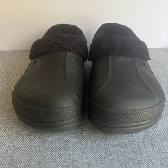 Crocs Black Fuzzy Lined, Corduroy Trim Winter Clogs Men’s 9 / Women’s 11 - Picture 3 of 11